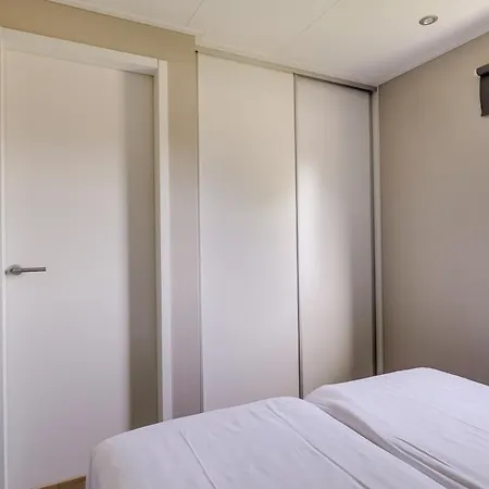 Cube Xl 90 I 4 Persoons In *